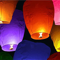 Le Lot de 10 Lanternes Volantes - Sky Lantern Multicolor